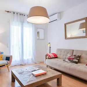 https://urbanchic-parras-apartment.hotelsinnerja.org